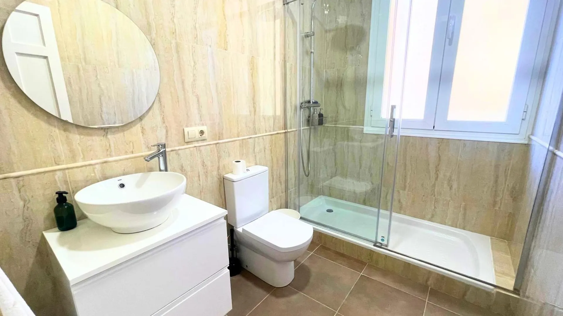 Home4U Gran Via Luxury Granada Apartment