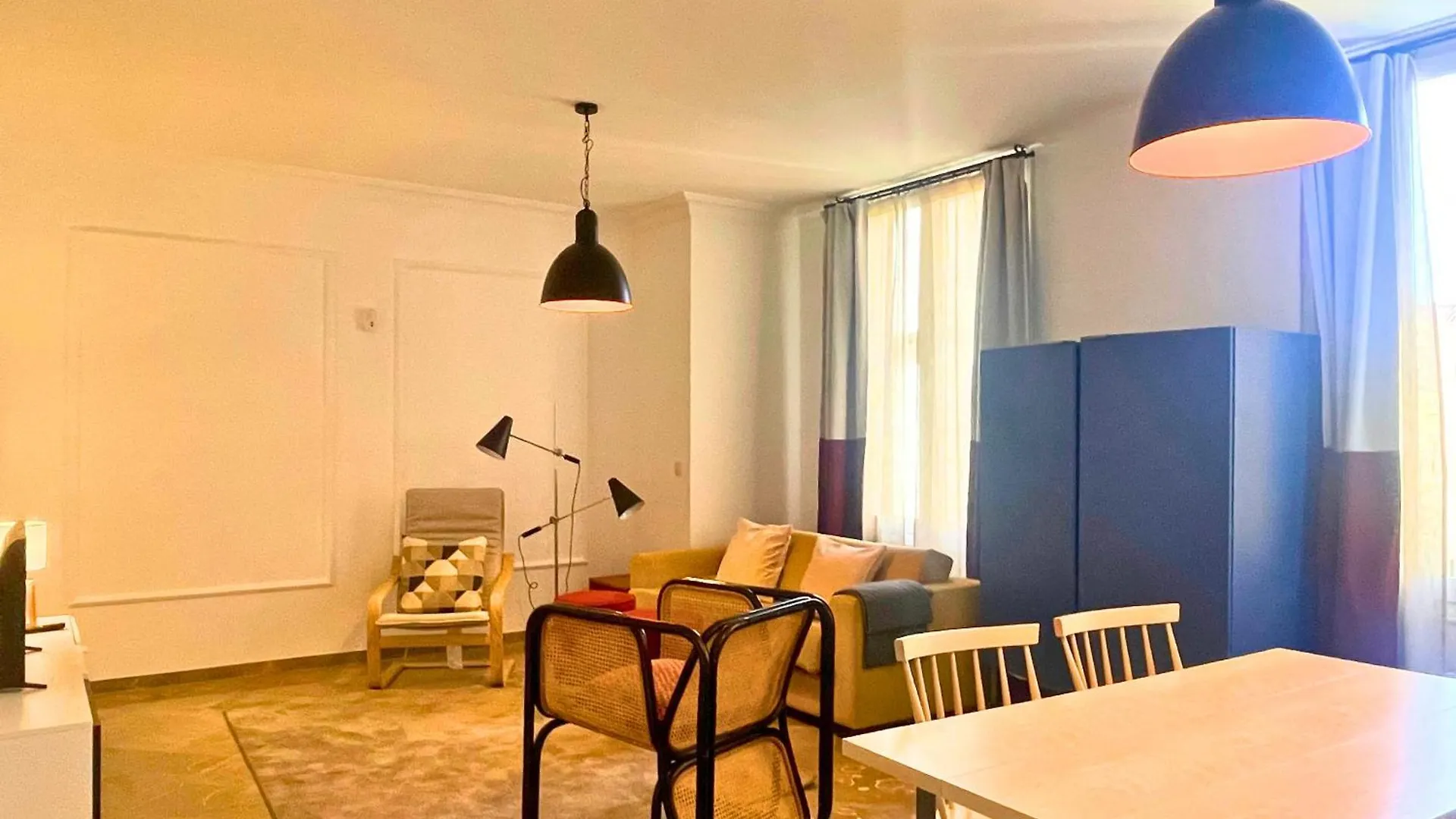 Home4U Gran Via Luxury Granada