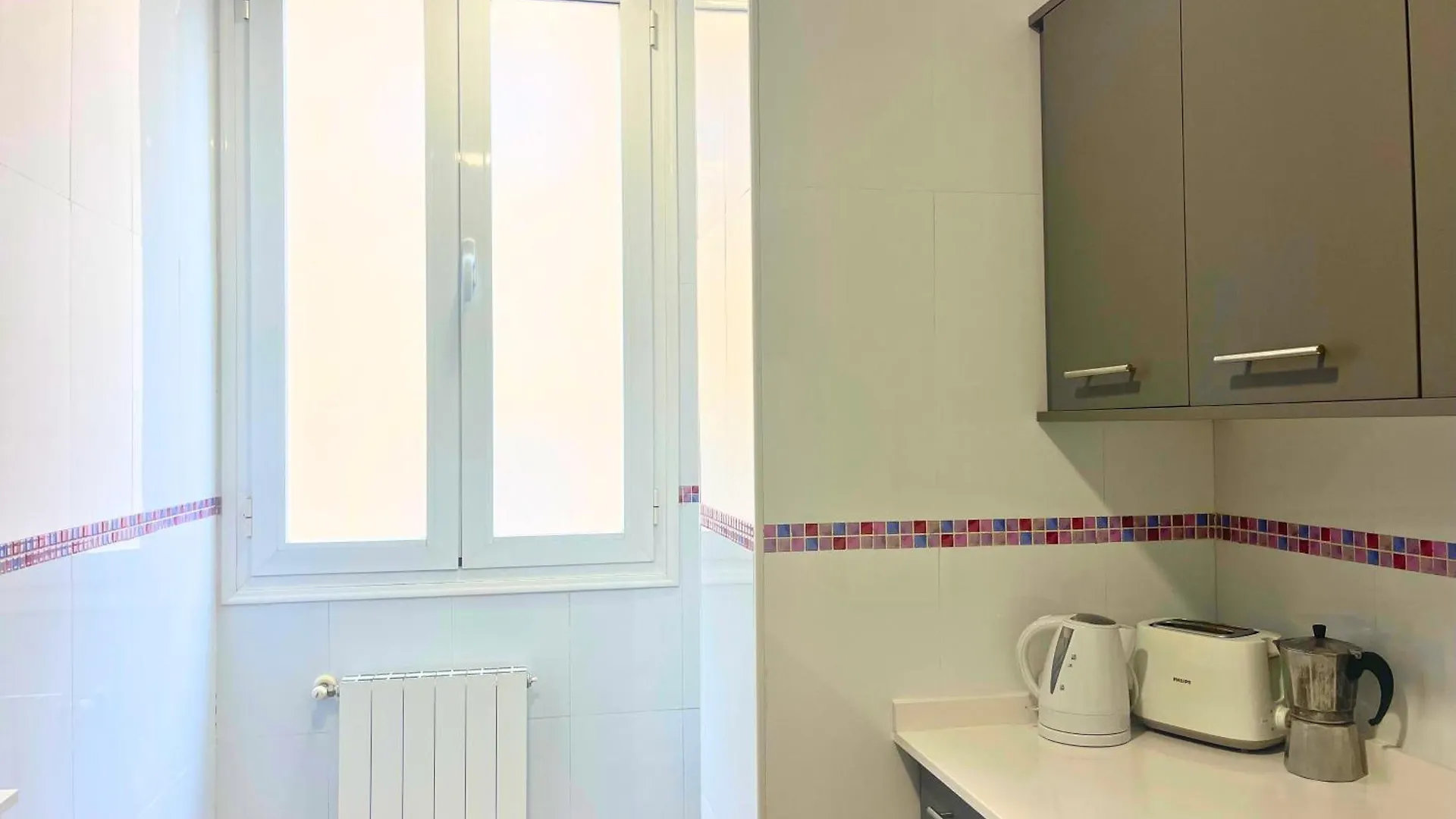 Home4U Gran Via Luxury Granada