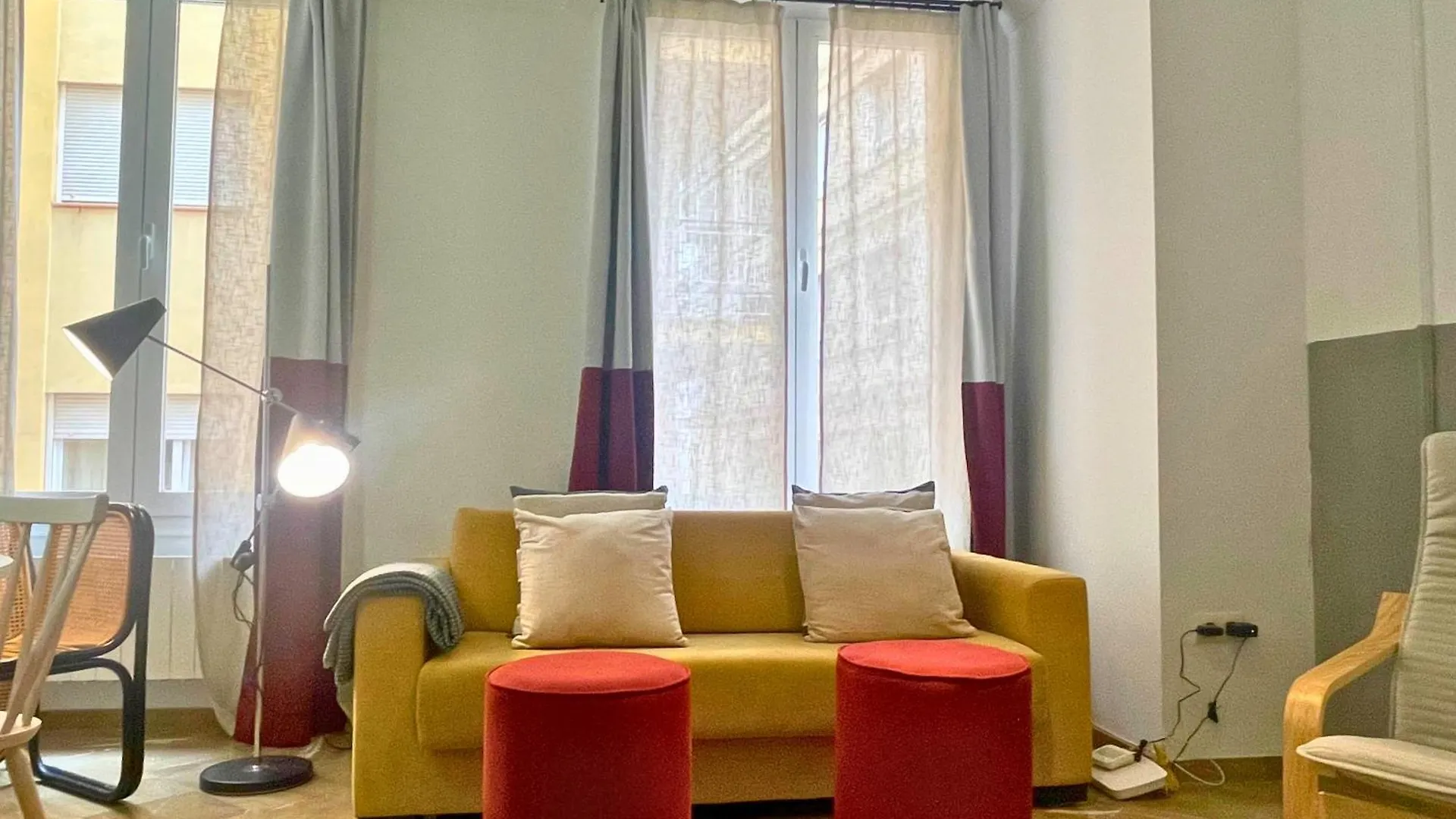 Home4U Gran Via Luxury Granada