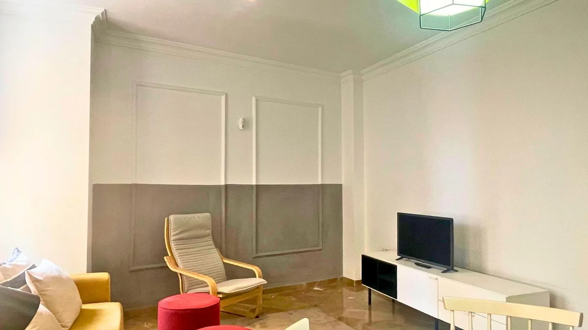 Home4U Gran Via Luxury Granada