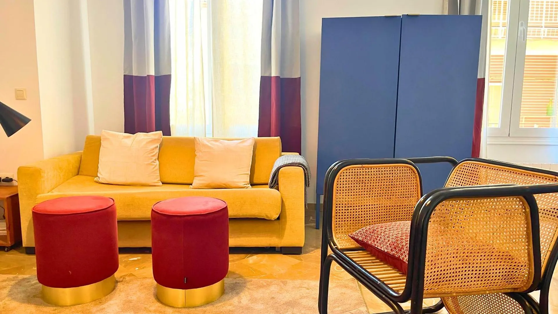 Home4U Gran Via Luxury Granada 0*,